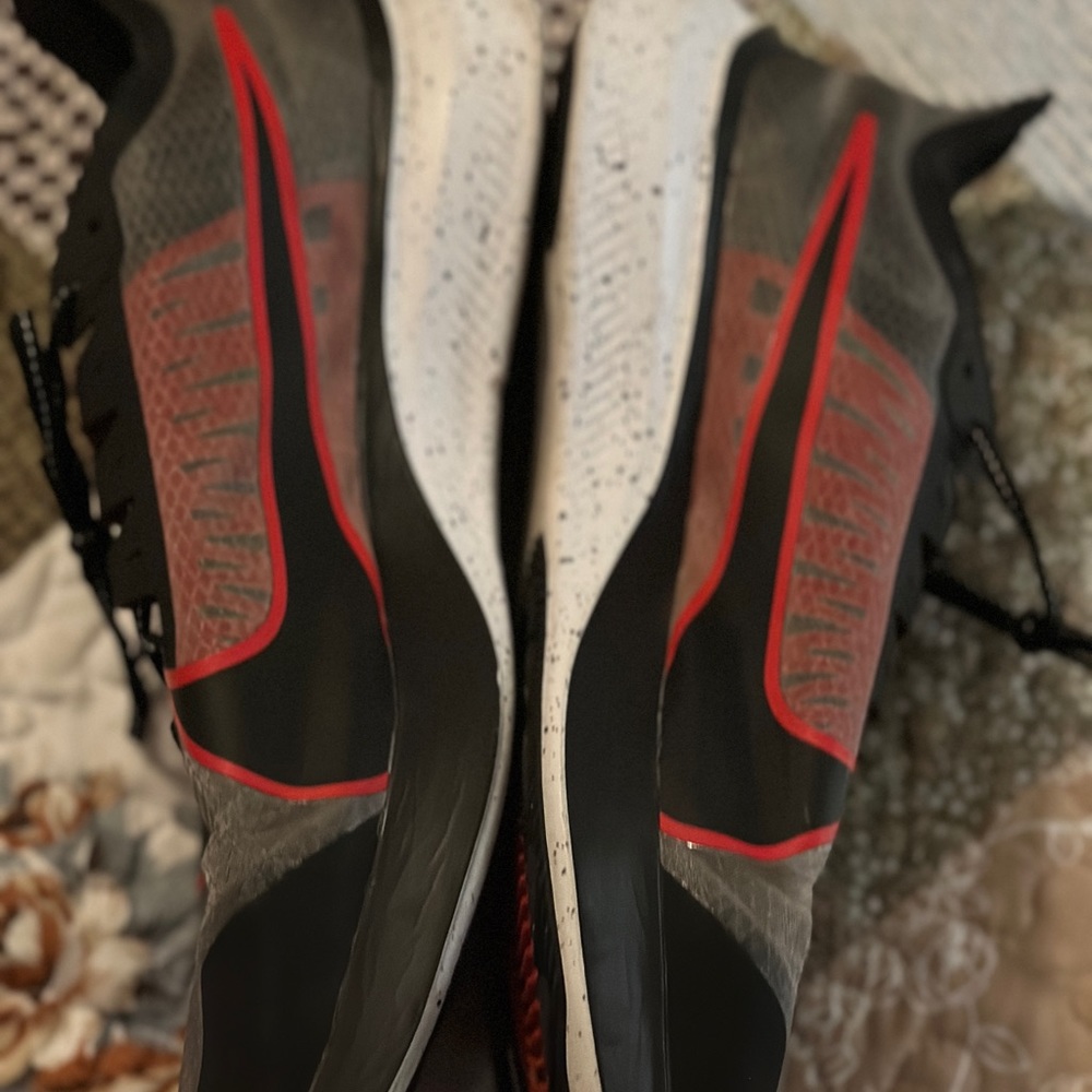 Zoom Gravity Size 13